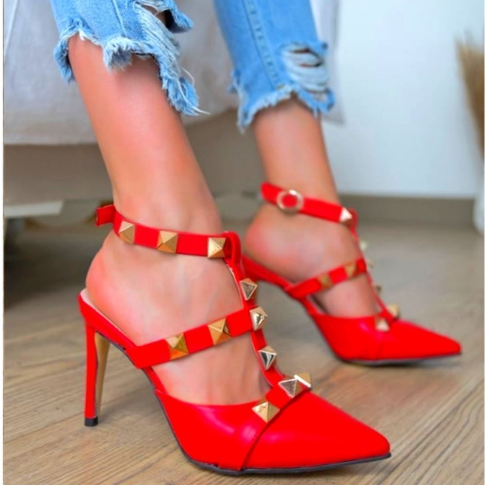 BRAND NEW FOREVER POINTED TOE HIGH HEEL STILETTOS GOLD STUDDED ANKLE STR…